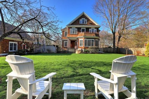 20 Governors Ave, Milford CT 06460-3439 exterior