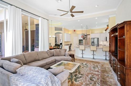 1631 Manchester Ct, Naples FL 34109-0430 exterior