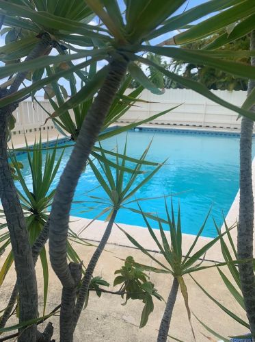 1624 Kamole St, Honolulu HI 96821-1426 exterior