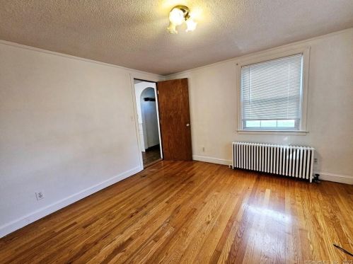 83 Frst St, Hartford CT 06118-2416 exterior