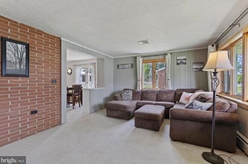 35 Pennsylvania Ave, Littlestown PA exterior