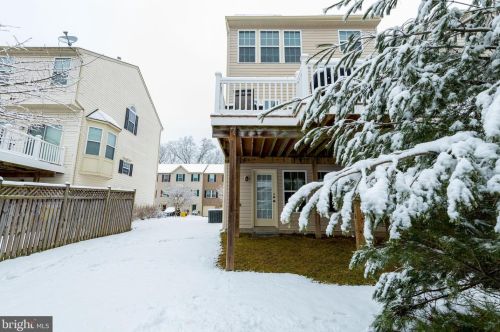 933 Hopkins Cor, Glen Burnie MD 21060-8452 exterior