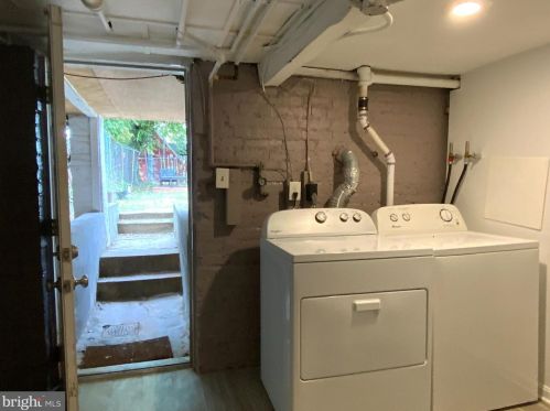 1316 W St, Washington DC 20009-1107 exterior