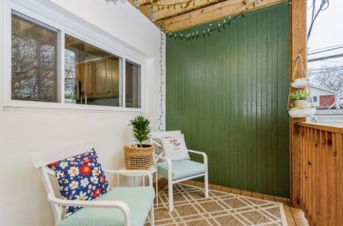 1458 Berteau Ave, Chicago IL 60613-1977 exterior