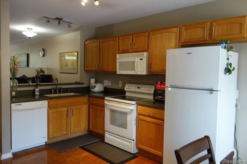 39467 Springwater Dr, Northville MI 48168-3962 exterior