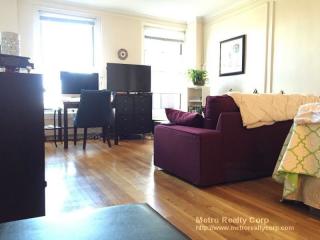 1278 Beacon St, Brookline MA  02446-3718 exterior