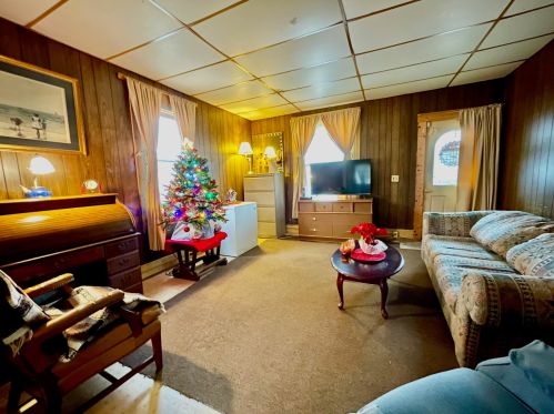 1101 Michigan Ave, Meskegon MI 49441-1847 exterior