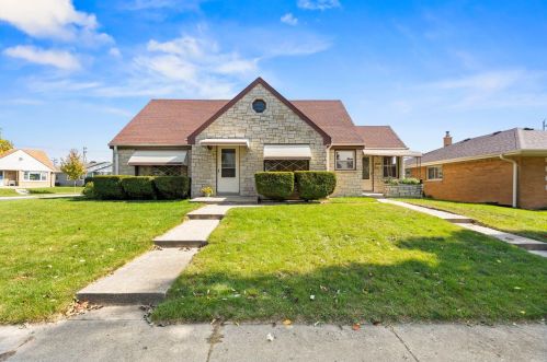 3160 70, Milwaukee WI 53219-4010 exterior