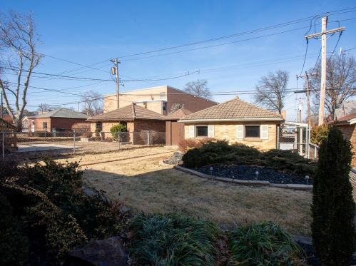 6471 Devonshire Ave, Saint Louis MO 63109-2505 exterior