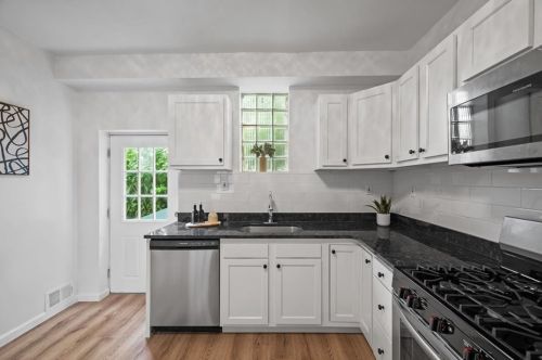 217 Logan St, Pittsburgh PA  15209-2811 exterior