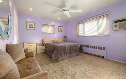 1045 Lawrence Ct, Valley Stream NY 11581-2709 exterior