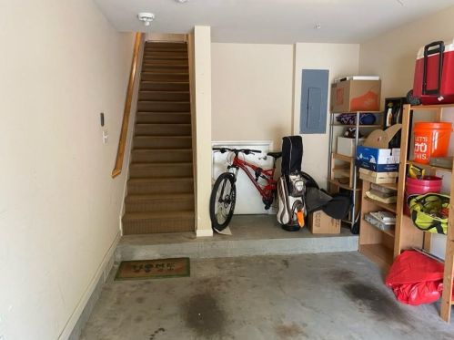 6436 Chariot St, Atlanta GA 30328-4298 exterior