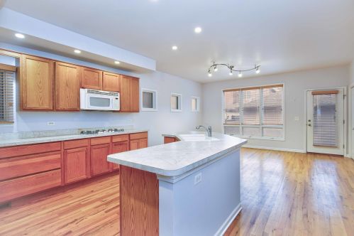 1209 33rd St, Chicago IL 60608-6322 exterior