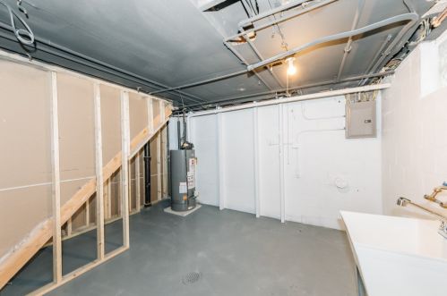 4886 Mohawk Ave, Milwaukee WI  53217-5426 exterior