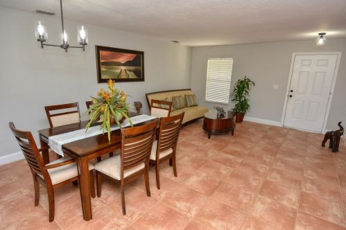 1761 Bradway Ln, Fort Pierce FL 34953-1621 exterior