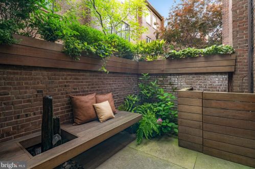 615 Addison St, Philadelphia PA 19143-1308 exterior