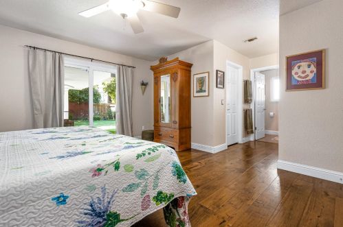 100 Cyn Rim Dr, Folsom CA 95630-2034 exterior