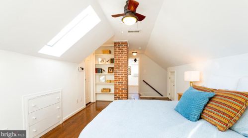 151 Moncure Dr, Alexandria VA 22314-4946 exterior