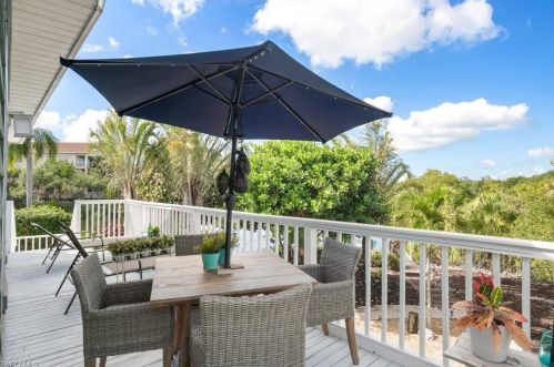 193 Cocohatchee St, Naples FL 34110-1608 exterior