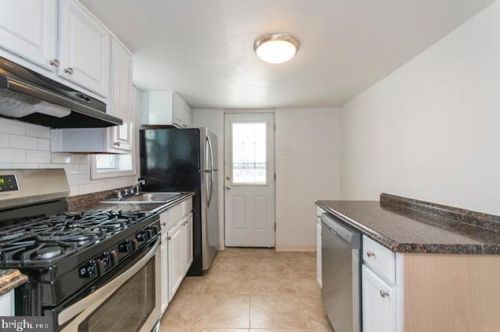 2037 9 St, Philadelphia PA 19122-1305 exterior