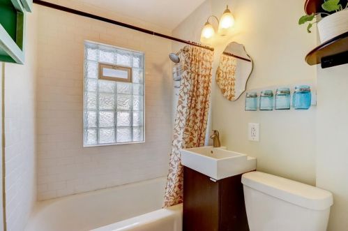 3172 80th St, Milwaukee WI  53219-3501 exterior