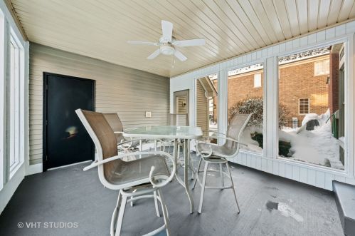 323 Kenmore Ave, Elmhurst IL 60126-3517 exterior