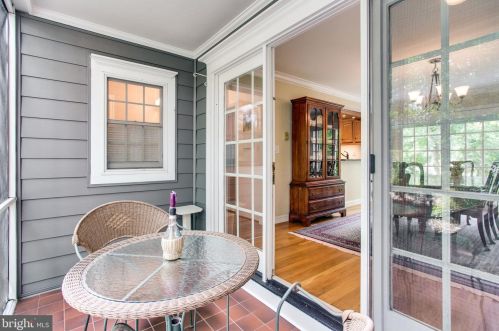 4 Argyle St, Rockville MD 20850-4417 exterior