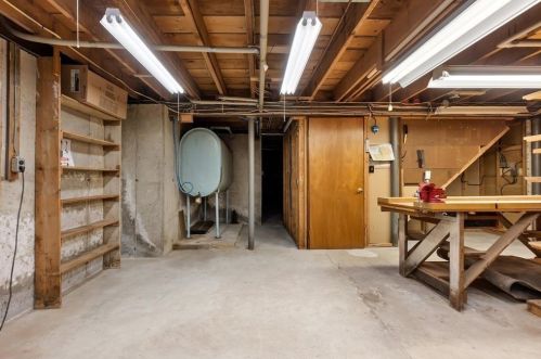 165 Chadwick St, North Andover MA 01845-1705 exterior