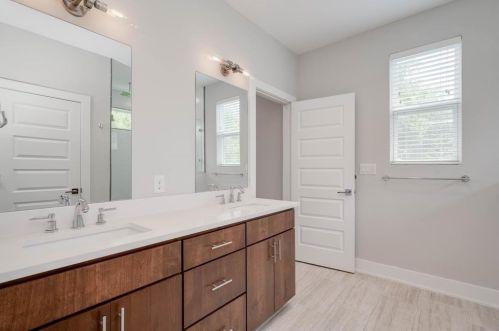 7206 Blessing Ave, Austin TX 78752-2716 exterior