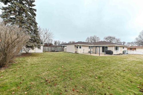 5236 24 St, Milwaukee WI 53204-2505 exterior