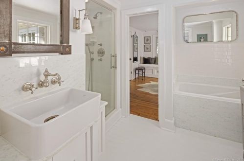 236 Norwalk Rd, Norwalk CT 06850-4318 exterior