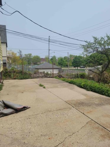 1738 34, Milwaukee WI 53215-2301 exterior