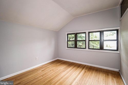 635 Parkway Ave, Trenton NJ  08618-2723 exterior