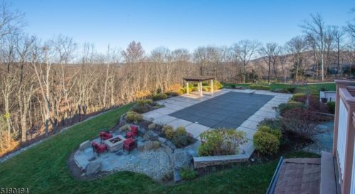 752 Ridge Road Ter, Kinnelon NJ  07405-2132 exterior