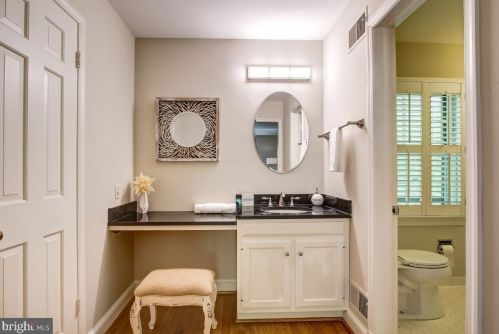 10512 Gainsborough Rd, Rockville MD 20854-3717 exterior