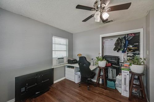 1614 4th St, Irving TX 75060-3111 exterior