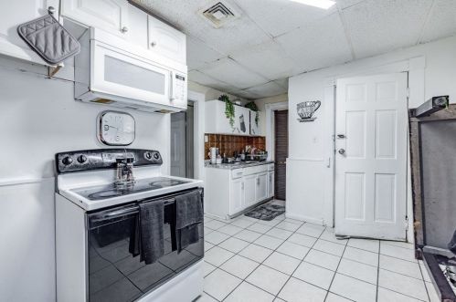 99 Euclid Ave, Springfield MA 01108-1725 exterior