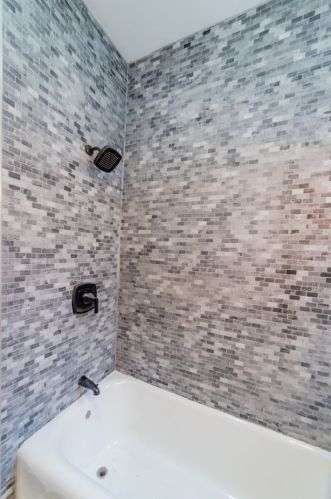 7225 Bennett Ave, Chicago IL  60649-2905 exterior