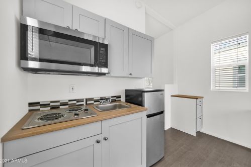 1229 13th Ave, Phoenix AZ 85007-4138 exterior