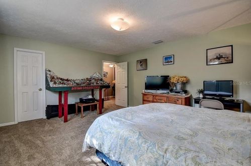 2115 Fore Dr, Tampa FL 33612-5006 exterior