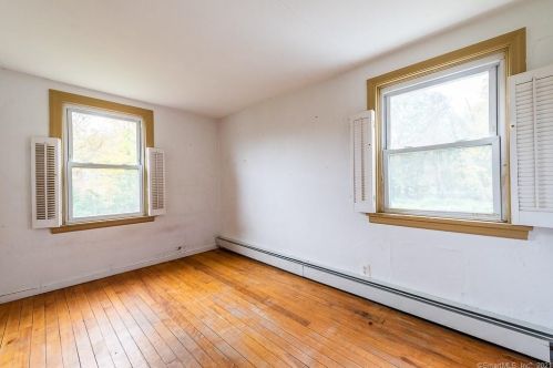 1075 Poquonock Ave, Windsor CT 06095-1234 exterior