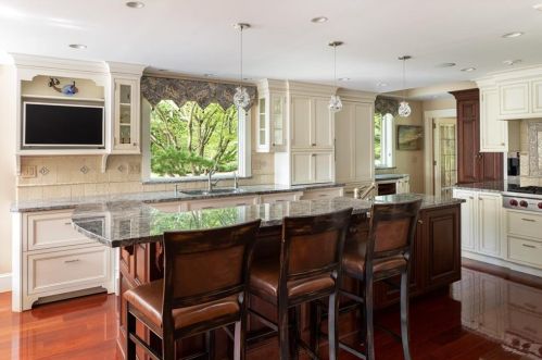 170 Blackstone Blvd, Providence RI 02906-5802 exterior