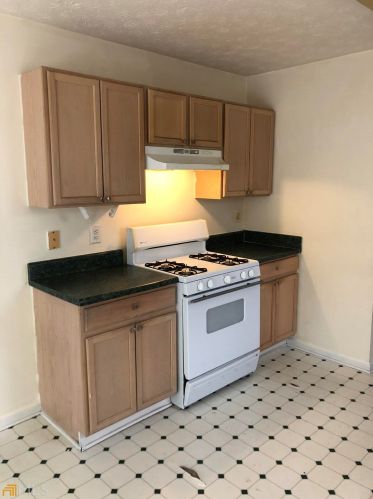 2880 Fld Spg Dr, Lithonia GA 30058-3851 exterior