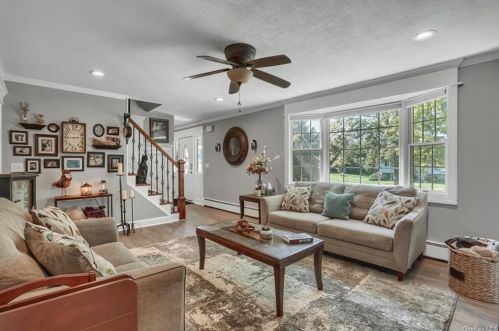 21 Scott Dr, Middletown NY 10941-1127 exterior