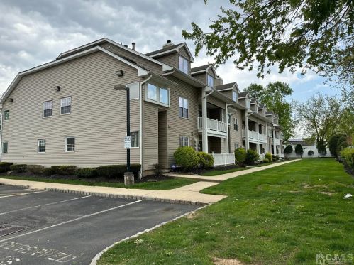 906 Montague Ave, Iselin NJ  08830-2500 exterior