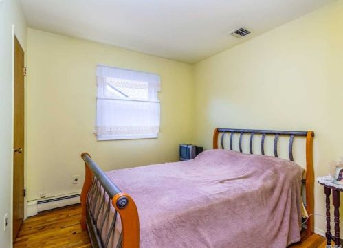 1555 Dwight Pl, Bronx NY 10465-1122 exterior