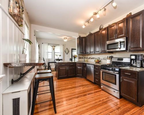 337 Jastram St, Providence RI 02908-4207 exterior