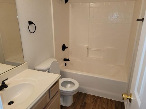 5928 Firethorn Dr, Dallas TX 75249-2803 exterior