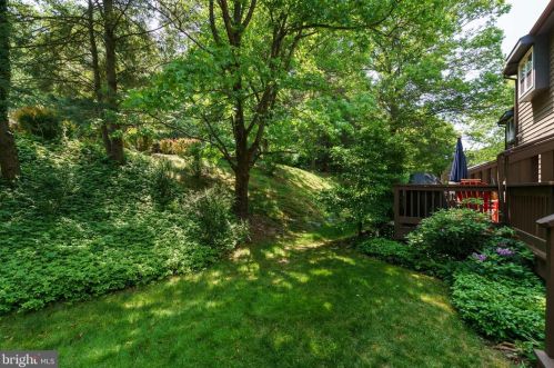 38 Chicopee Dr, Princeton NJ 08540-1826 exterior