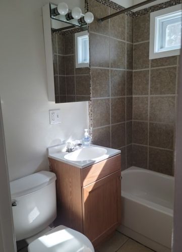 54 Edgewood St, Springfield MA  01109-3026 exterior